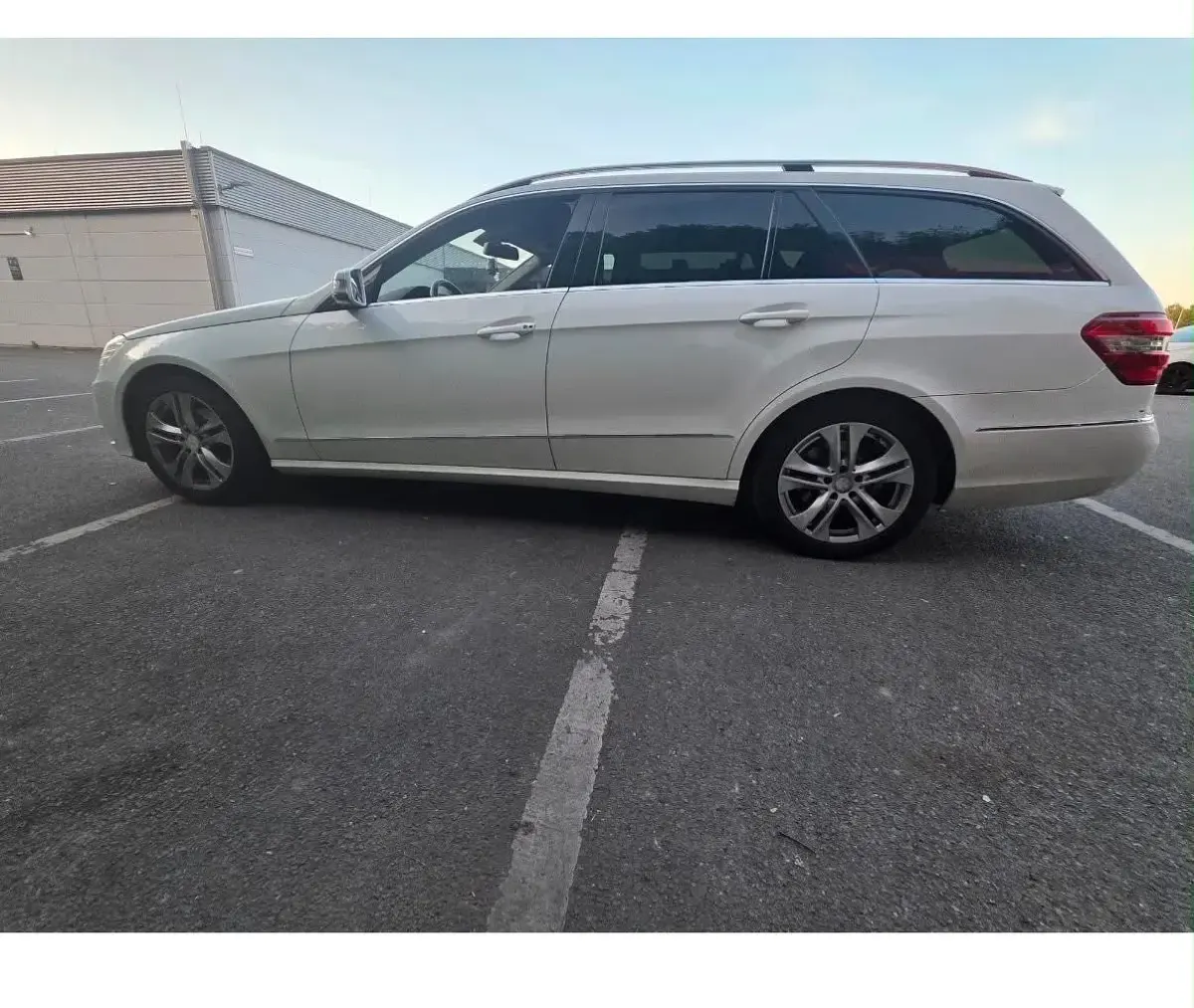 Gebraucht Mercedes E200 184 PS (135 kW) 2012 Weiß Kombi