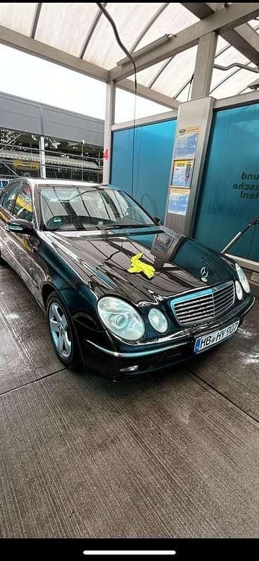 Gebraucht 2004 Mercedes E200 Avantgarde Limousine | 3.300 € (Superpreis) - Bild 1/4