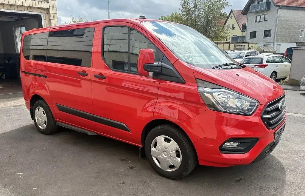 Gebraucht Ford Transit Custom Trend 105 PS (77 kW) 2021 Racerot Van / Kleinbus