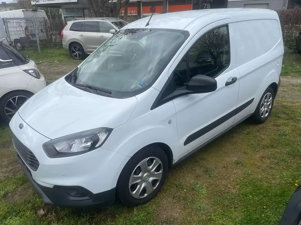 Gebraucht Ford Transit Trend 101 PS (74 kW) 2020 Frostweiß Van / Kleinbus