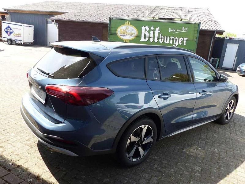 Gebraucht Ford Focus Active X 116 PS (85 kW) 2024 Chromablue Kombi