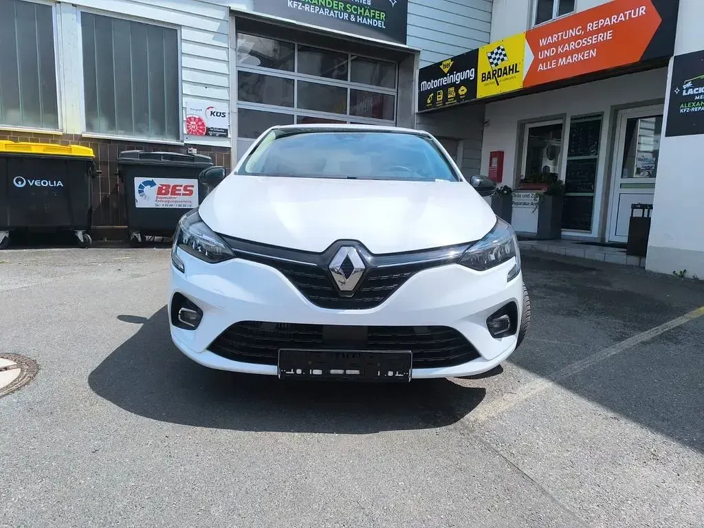 Gebraucht Renault Clio Business 91 PS (66 kW) 2022 Weiß Kleinwagen