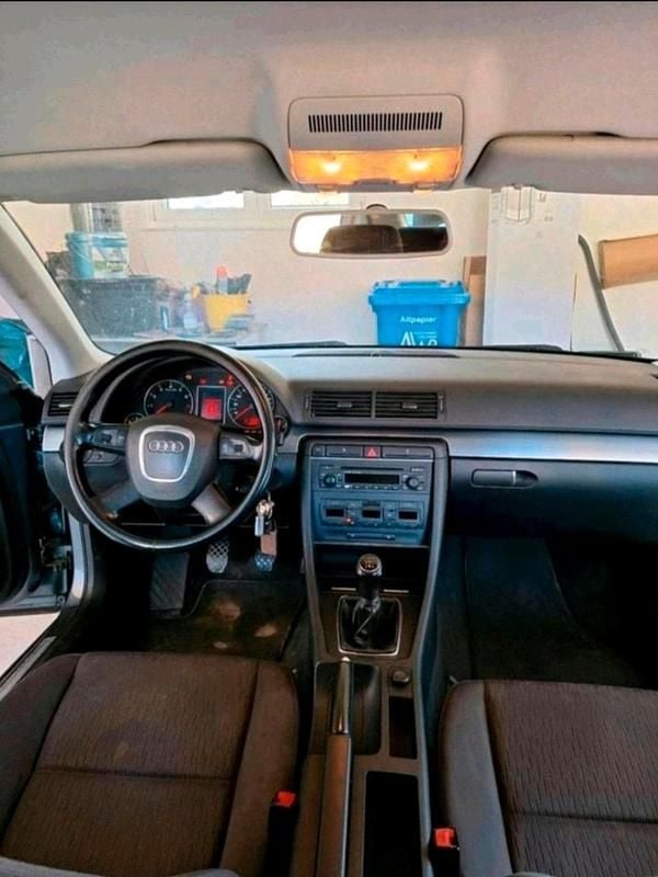 Gebraucht Audi A4 130 PS (95 kW) 2005 Grau Limousine