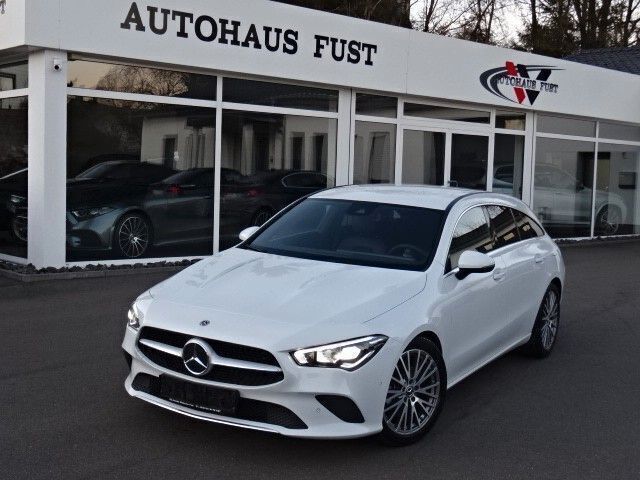 Weiß Gebraucht 2020 Mercedes CLA180 Limousine | 21.500 € (Superpreis) - Bild 1/4