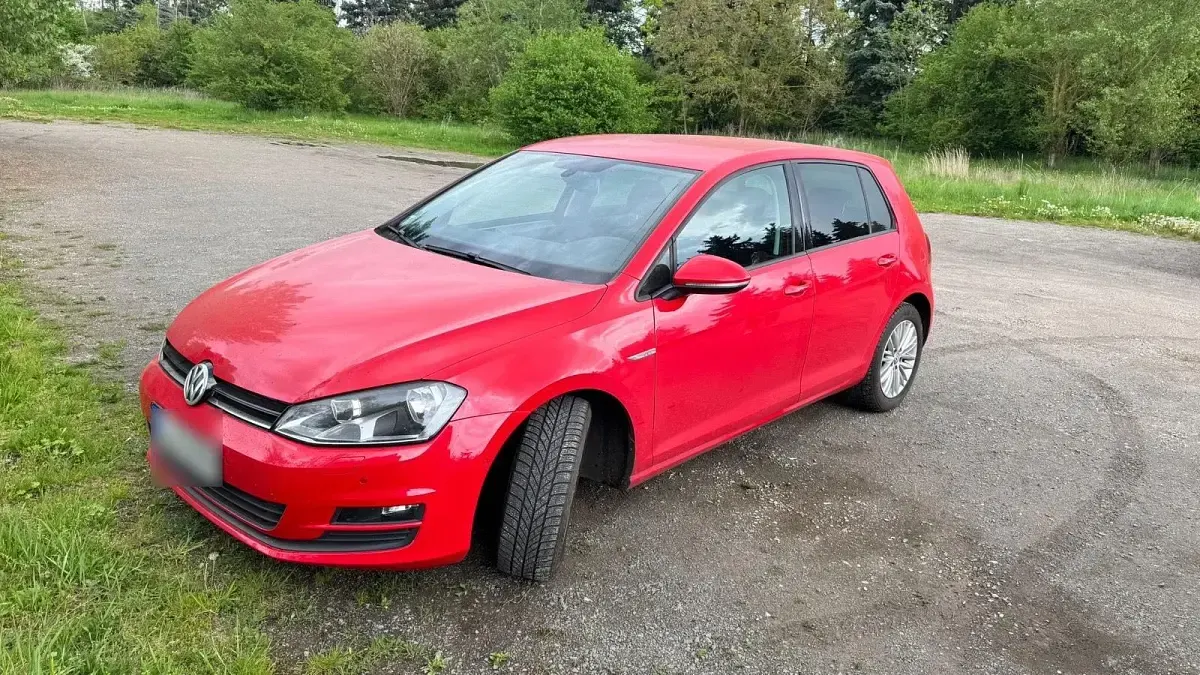 Gebraucht VW Golf VII Edition 103 PS (75 kW) 2014 Rot Limousine