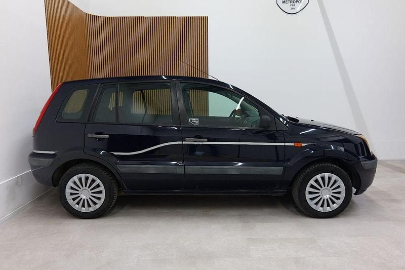 Gebraucht Ford Fusion 68 PS (50 kW) 2006 Blau Kleinwagen