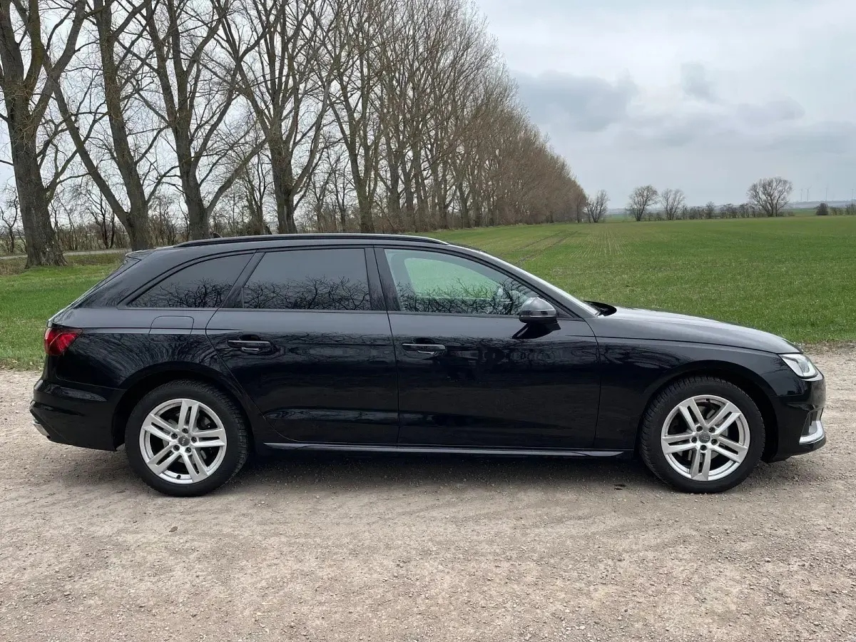 Second-hand Audi A4 Advanced 163 CP (119 kW) 2021 Negru Break