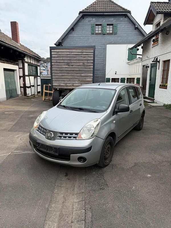 Usata Nissan Note 88 CV (64 kW) 2007 Argento Utilitaria