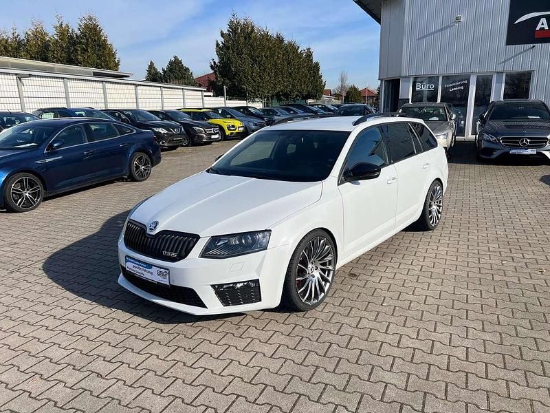 Weiß Gebraucht 2015 Skoda Octavia RS Kombi | 13.500 € (Fairer Preis) - Bild 1/4