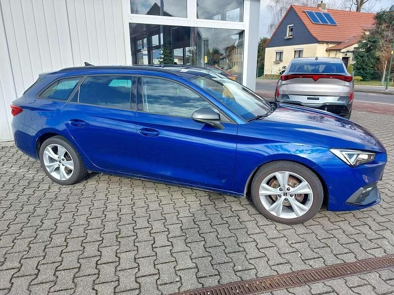 Gebraucht Seat Leon FR 131 PS (96 kW) 2020 "mystery" blau Kombi