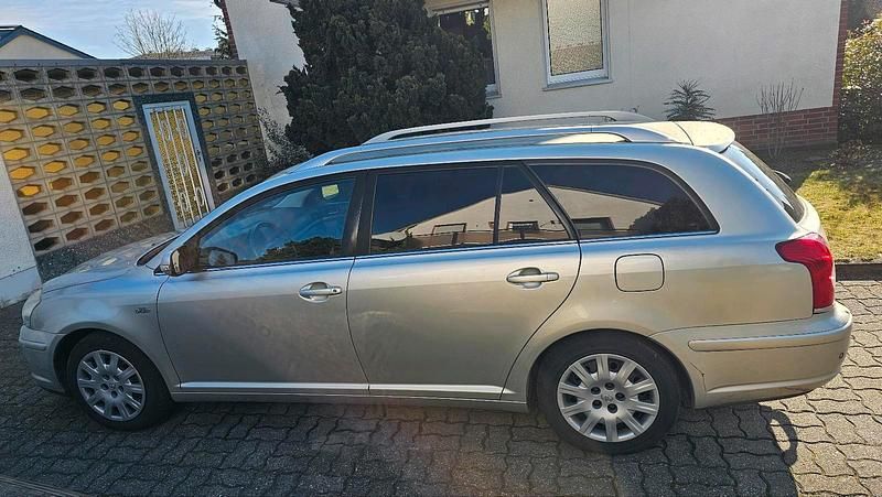 Gebraucht Toyota Avensis 177 PS (130 kW) 2007 Silber Kombi