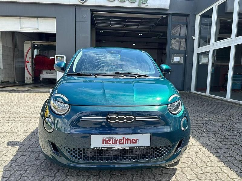 Gebraucht Fiat 500e 86 kW (118 PS) 2024 Grün