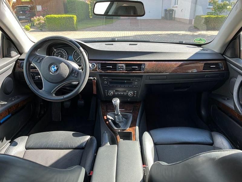 Gebraucht BMW 335 Sport Line 306 PS (225 kW) 2008 Silber Coupé