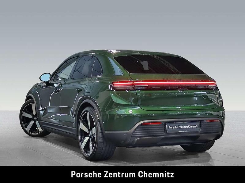 Neu Porsche Macan 4 Electric 300 kW (408 PS) 2025 Grün SUV
