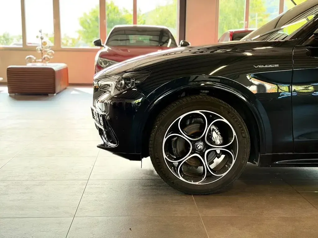 Gebraucht Alfa Romeo Stelvio Veloce 209 PS (153 kW) 2023 Schwarz SUV