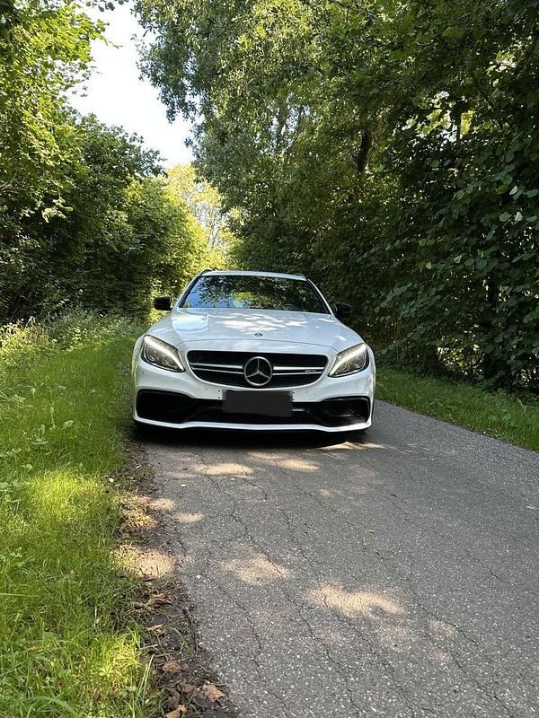 Weiß Gebraucht 2017 Mercedes C63 AMG AMG Kombi | 40.000 € (Fairer Preis) - Bild 1/4