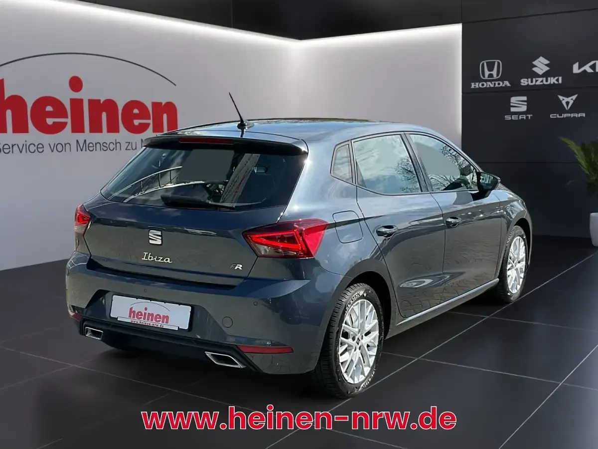 Usata Seat Ibiza Beats 110 CV (80 kW) 2024 Grigio Utilitaria