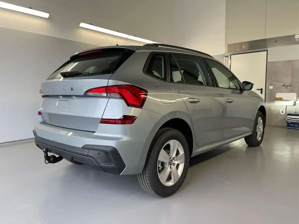 Neu Skoda Kamiq 116 PS (85 kW) 2026 [b3b3] smokey diamond... SUV