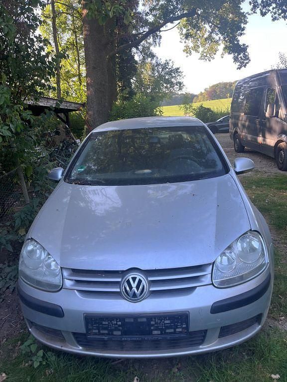 Silber Gebraucht 2004 VW Golf IV Comfortline Kleinwagen | 1.000 € (Guter Preis) - Bild 1/1