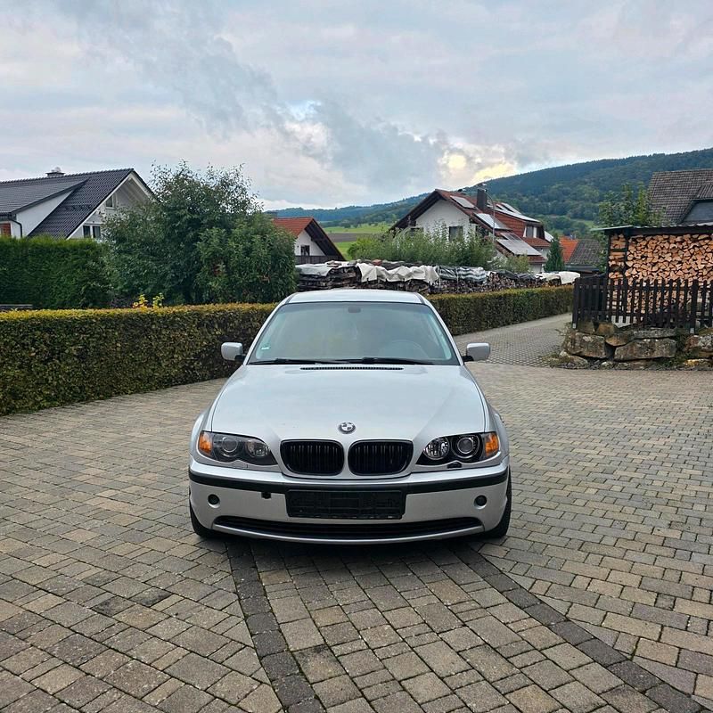 Gebraucht 2003 BMW 318 Limousine | 500 € (Superpreis) - Bild 1/4
