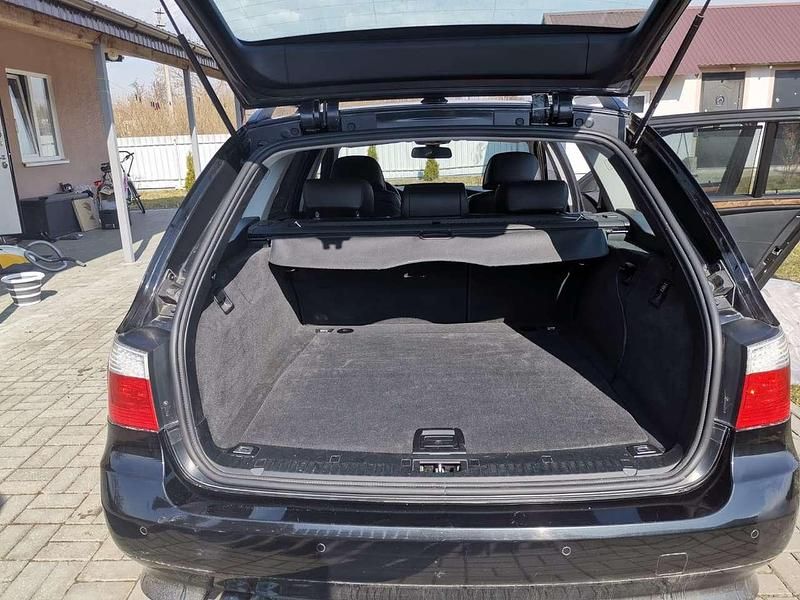 Gebraucht BMW 525 Exclusive 197 PS (144 kW) 2008 Schwarz Kombi