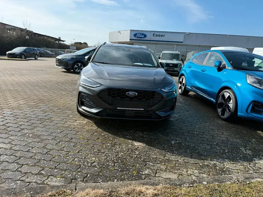 Neu Ford Focus ST-Line X 155 PS (114 kW) 2025 Grau Limousine