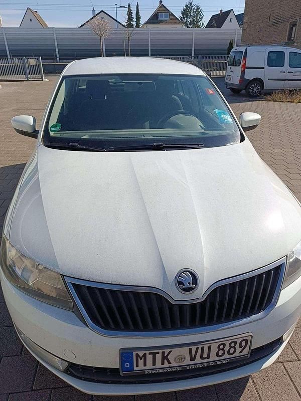 Laserweiss metallic Gebraucht 2015 Skoda Rapid Ambition Kleinwagen | 4.799 € (Guter Preis) - Bild 1/4