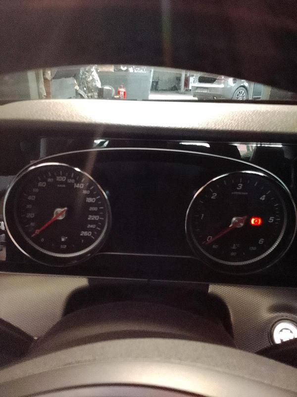 Gebraucht Mercedes 220 194 PS (142 kW) 2016 Blau Limousine