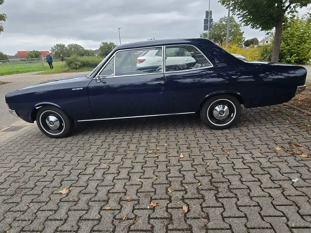 Gebraucht Opel Rekord 90 PS (66 kW) 1967 Blau Limousine