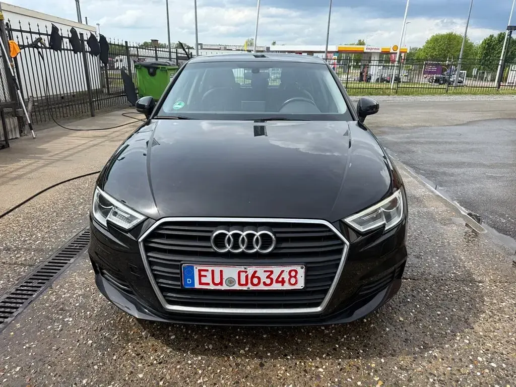 Second-hand Audi A3 Basis 116 CP (85 kW) 2019 Negru Berlinǎ