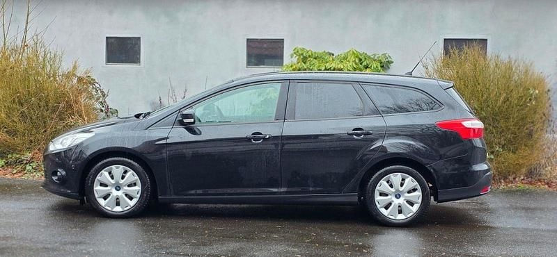 Gebraucht Ford Focus Trend 116 PS (85 kW) 2012 Schwarz Kombi