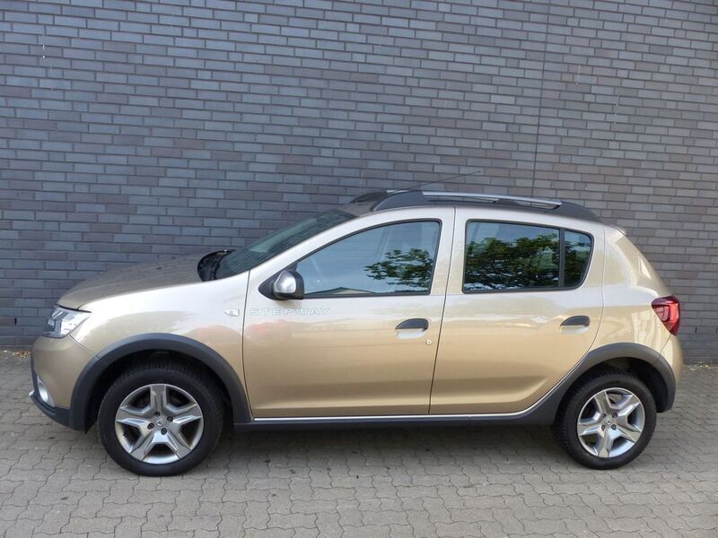 Gebraucht Dacia Sandero Essentiel 101 PS (74 kW) 2020 Beige Kleinwagen