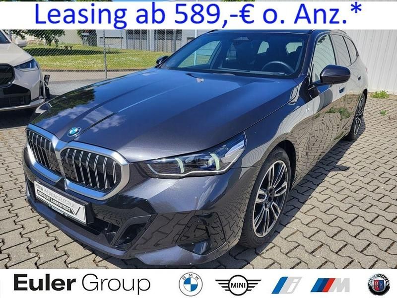 Grau Gebraucht 2024 BMW 520 M Sport Kombi | 50.590 € (Superpreis) - Bild 1/4