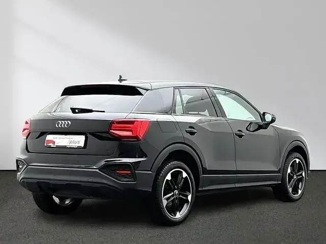Gebraucht Audi Q2 Comfort 150 PS (110 kW) 2023 Brillantschwarz SUV
