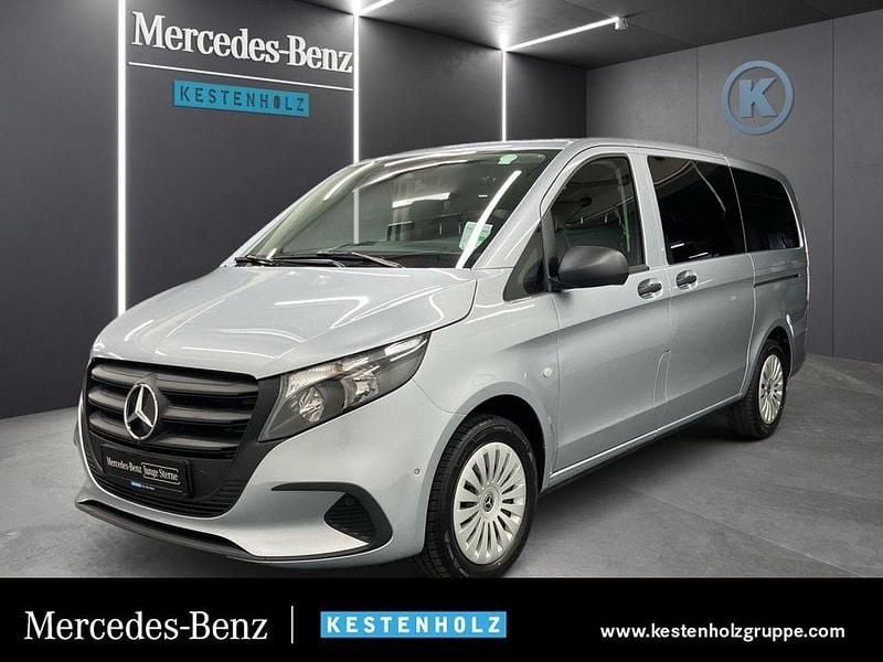 Hightechsilber Gebraucht 2024 Mercedes Vito Van / Kleinbus | 53.990 € - Bild 1/4