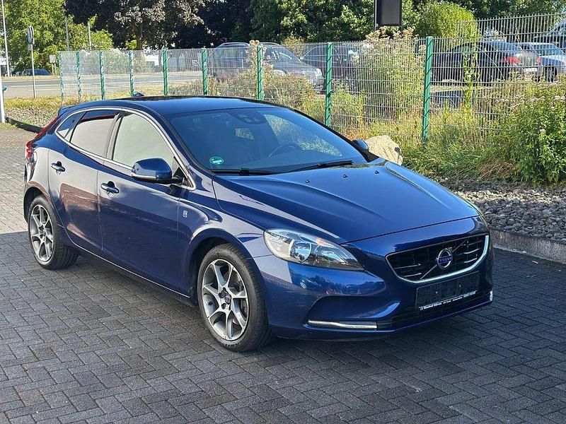 Blau Gebraucht 2015 Volvo V40 Ocean Race Kombi | 8.999 € (Guter Preis) - Bild 1/4
