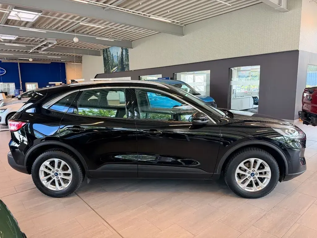 Gebraucht Ford Kuga Titanium 150 PS (110 kW) 2022 Schwarz SUV