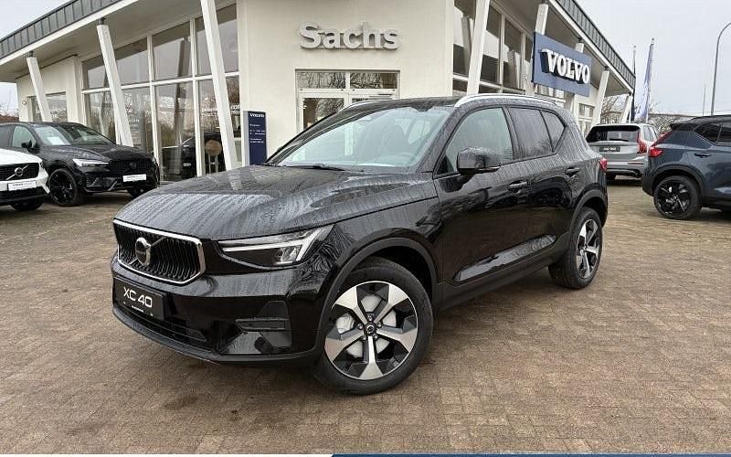 Neu Volvo XC40 Core 163 PS (119 kW) 2026 Schwarz SUV