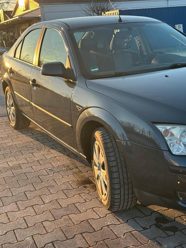 Gebraucht Ford Mondeo 140 PS (102 kW) 2007 Grau Limousine