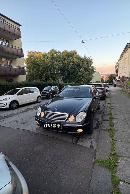 Blau Gebraucht 2005 Mercedes E200 Elegance Limousine | 4.500 € (Guter Preis) - Bild 1/4