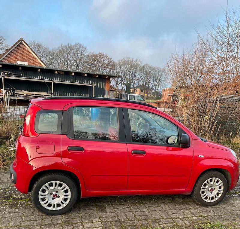 Rot Gebraucht 2015 Fiat Panda Easy Kleinwagen | 3.980 € - Bild 1/4