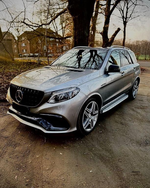 Grau Gebraucht 2016 Mercedes GLE63 AMG AMG SUV | 41.000 € (Guter Preis) - Bild 1/4