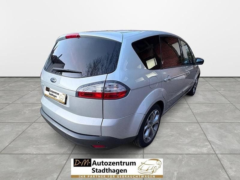Gebraucht Ford S-MAX Titanium 145 PS (106 kW) 2009 Silber Van / Kleinbus