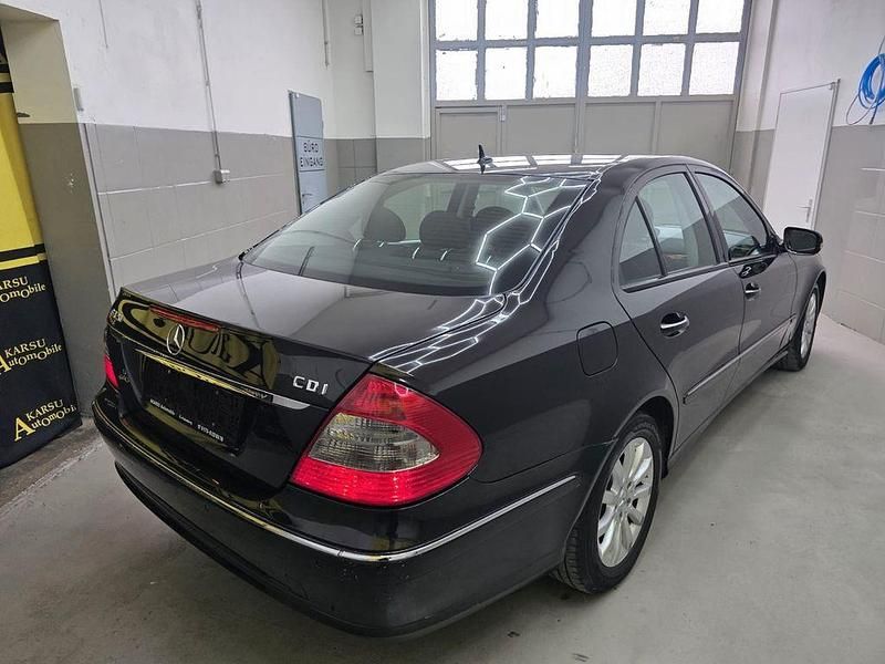 Gebraucht Mercedes E320 224 PS (164 kW) 2007 Schwarz Limousine