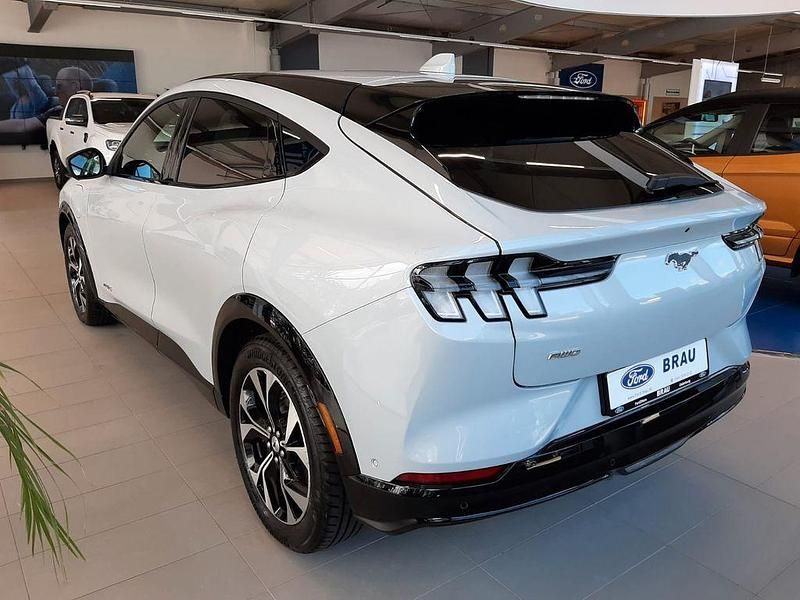 Gebraucht Ford Mustang Mach-E 197 kW (269 PS) 2022 Weiß SUV