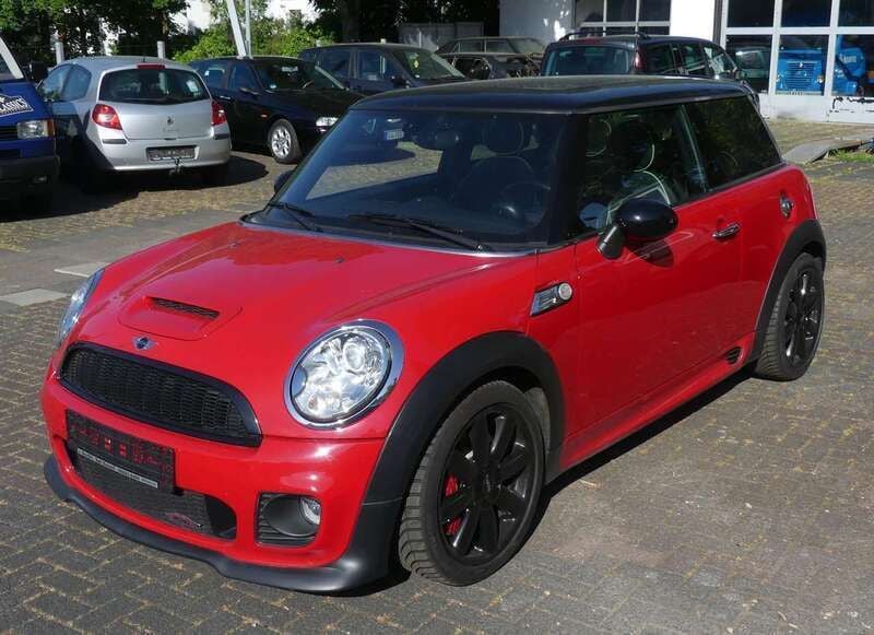 Rot/schwarz Gebraucht 2010 Mini John Cooper Works Kleinwagen | 9.400 € (Guter Preis) - Bild 1/4