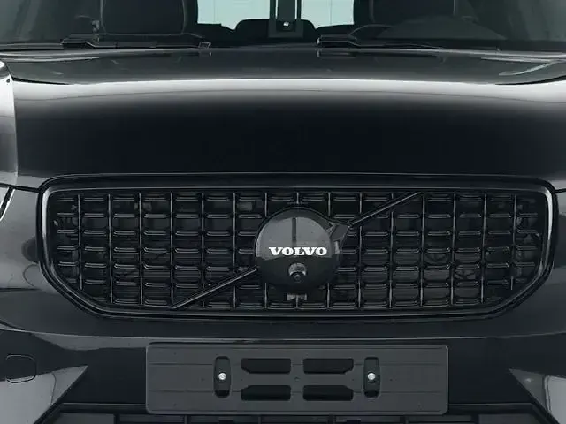 Gebraucht Volvo XC40 163 PS (119 kW) 2025 Schwarz SUV