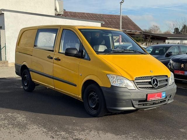 Gelb Gebraucht 2011 Mercedes Vito Van | 7.490 € (Guter Preis) - Bild 1/4