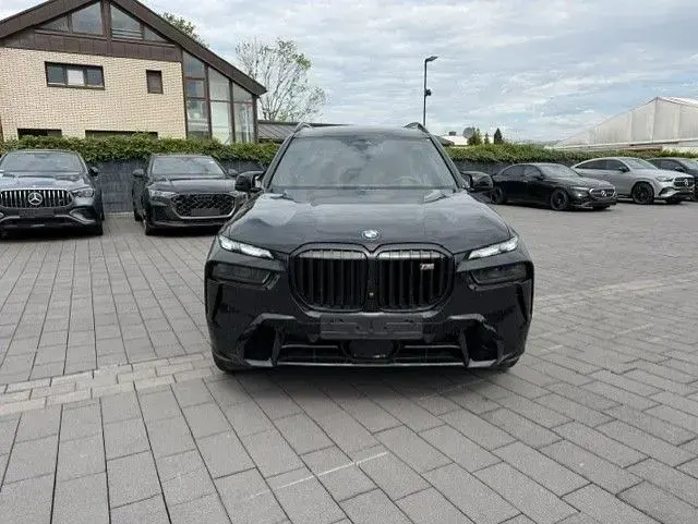 Gebraucht BMW X7 M Sport 530 PS (389 kW) 2024 Schwarz SUV