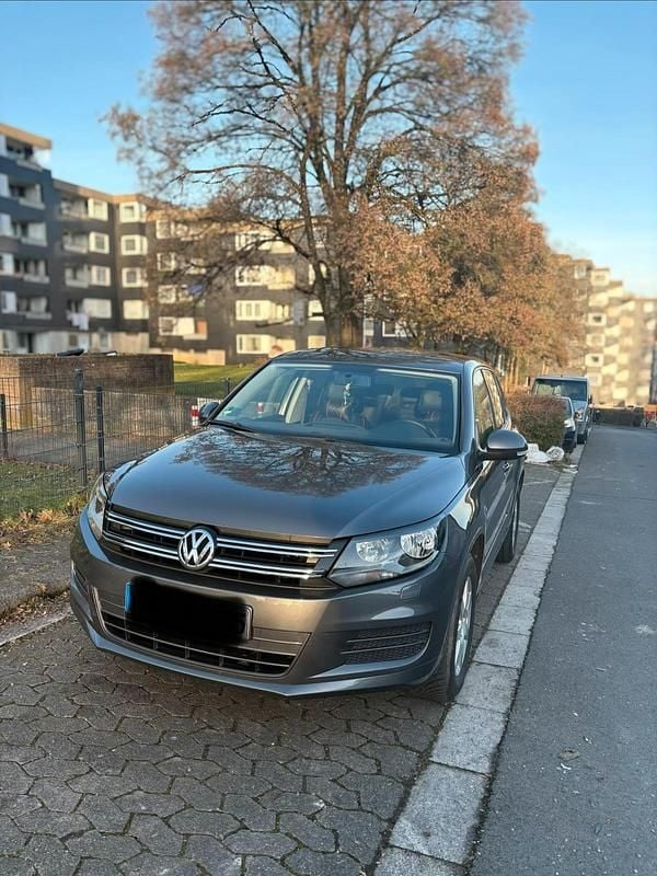 Grau Gebraucht 2014 VW Tiguan SUV | 10.500 € (Fairer Preis) - Bild 1/4
